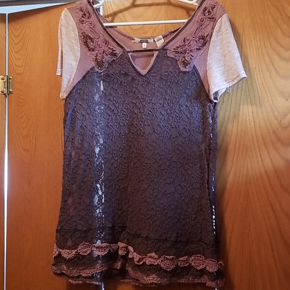 Gray lace tee with lavender accent